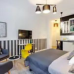 Clicktheflat The Warsaw Rising Museum Apartments